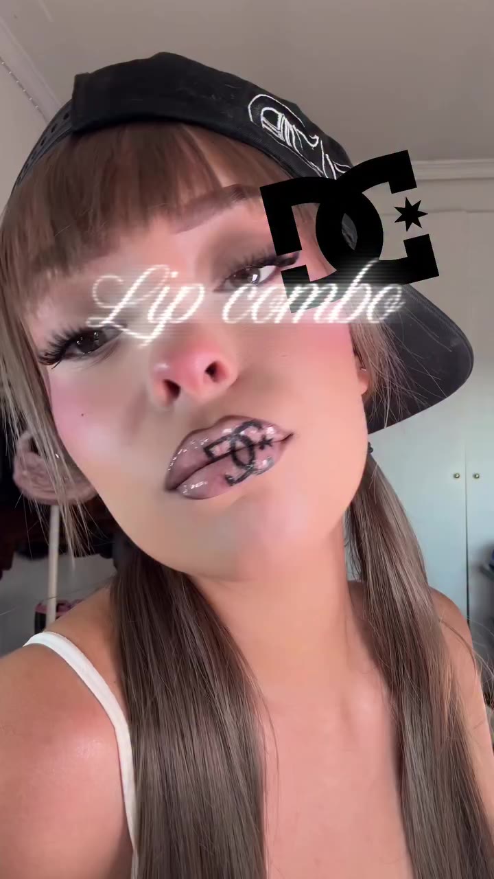 Sigo obsesionada // 💋🖇️🪽 #lipcombo #dcshoes #y2k #makeuptutorial
