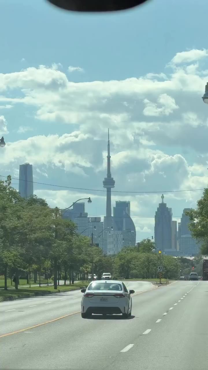 Touchdown Toronto 🏈 hitting the gridiron hard before @thebuntlive Jam tomorrow