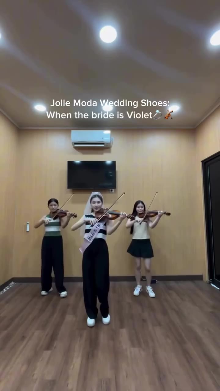 Proof that Jolie Moda heels are made for more than just standing pretty. From…