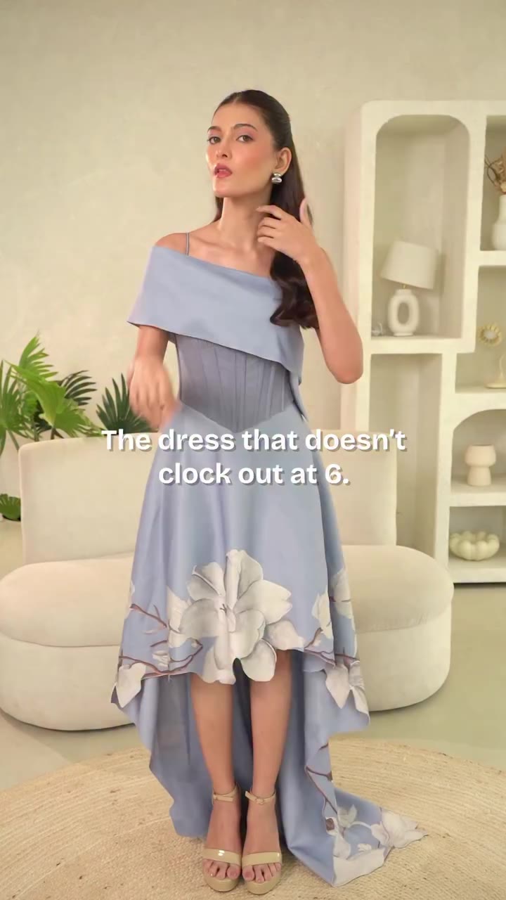 When the plans change but the dress doesn’t have to. Kim moves effortlessly…