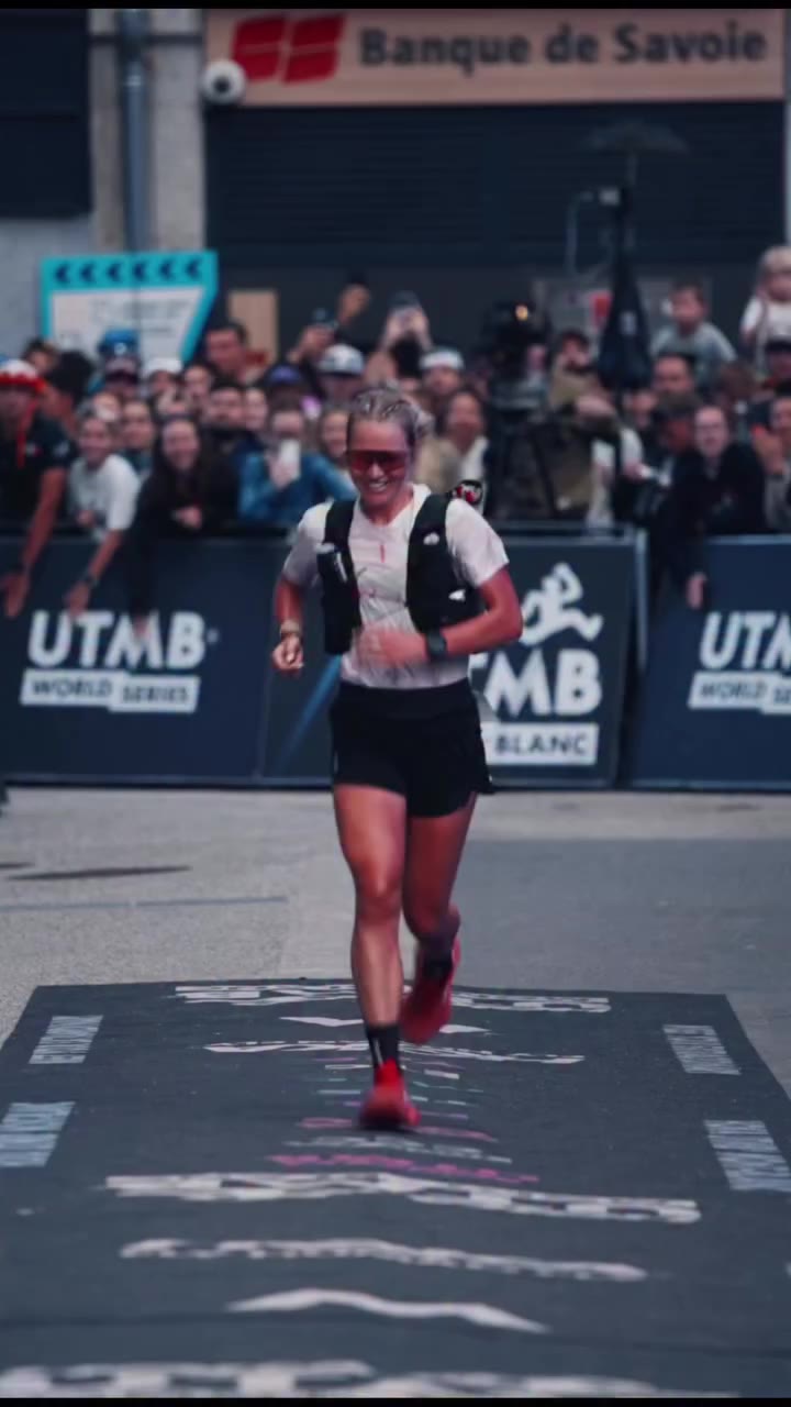Smiling all the way 😎 So proud of @lucy_bartholomew who fought hard all the…