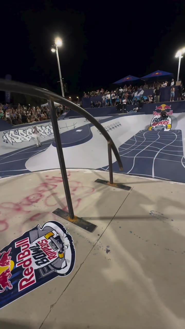 @gracemarhoefer shuts down the rainbowl rail best trick at Red Bull Bowl…