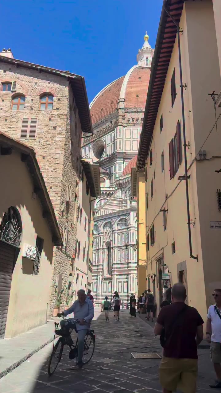 Did you know there’s a tiny, mysterious face carved into the wall of Palazzo…