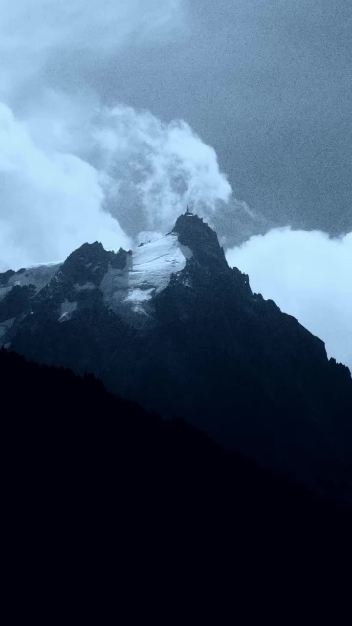 UTMB week, Brooks style. ⛰️🏃‍♂️ From the trails to the streets of Chamonix…