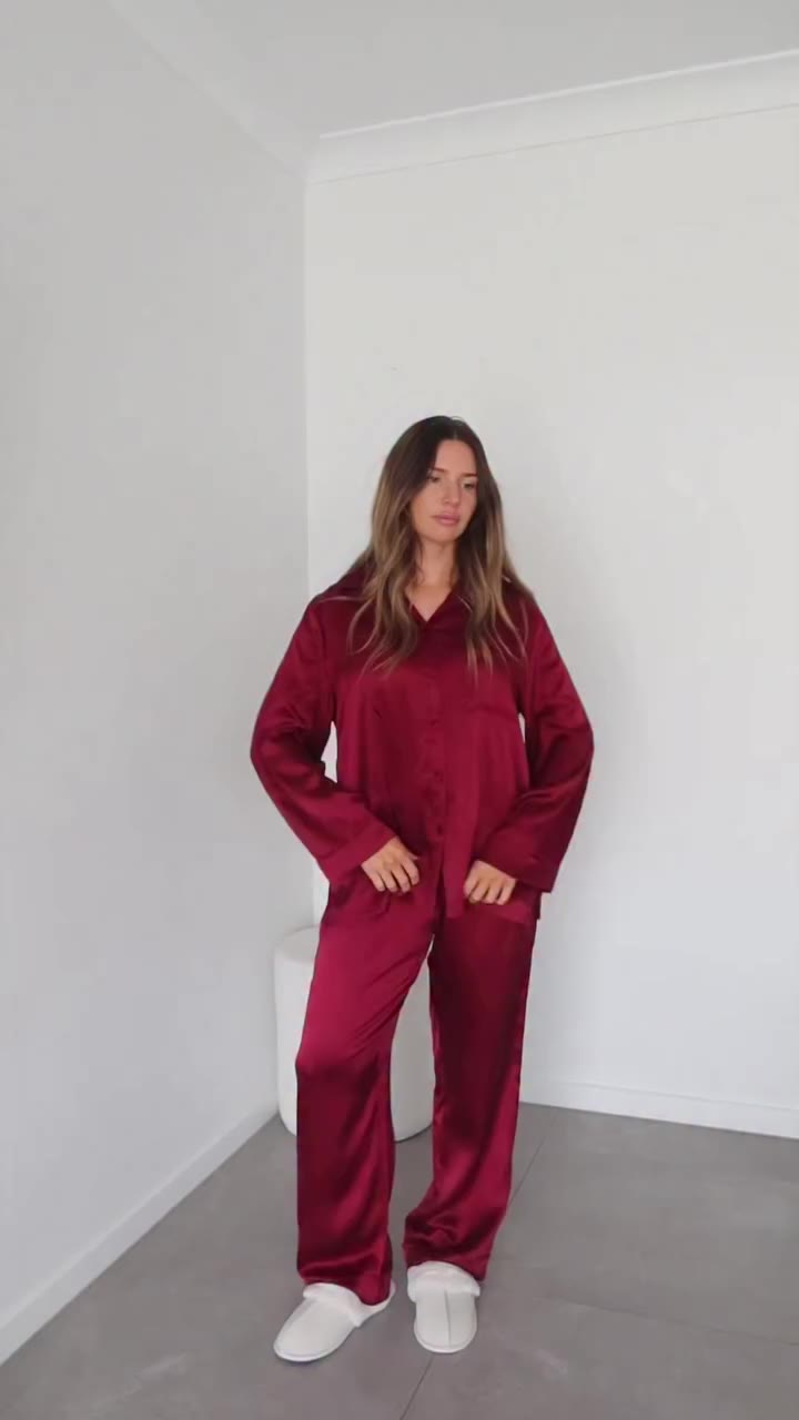 Obsessed with @papinellesleepwear which one are you wearing to bed?…