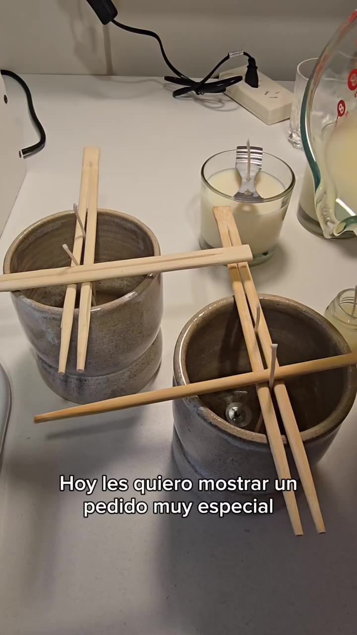 Un proyecto muy especial 🤍 Velas hechas a medida dentro de unos cuencos…
