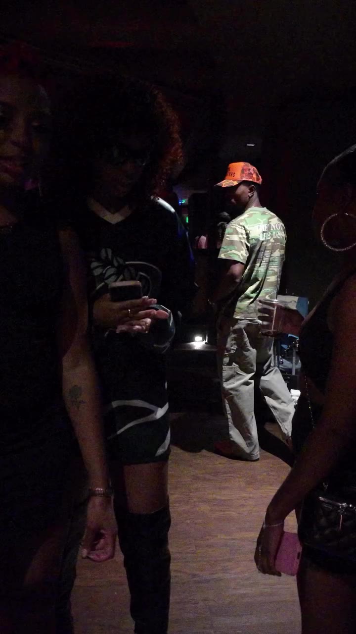 5 mins before showtime….🌱 Shout out to the PLVNTD runway models…