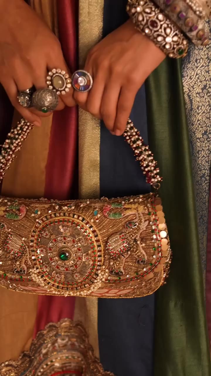Carrying a piece of art, reimagined. ✨ Inspired by the richness of Tanjore…