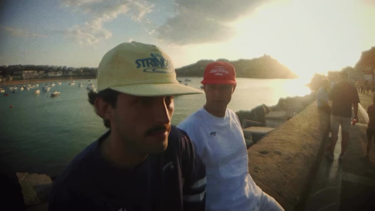 Hëy ! Hats still available 📹: @framespouryeiyei
