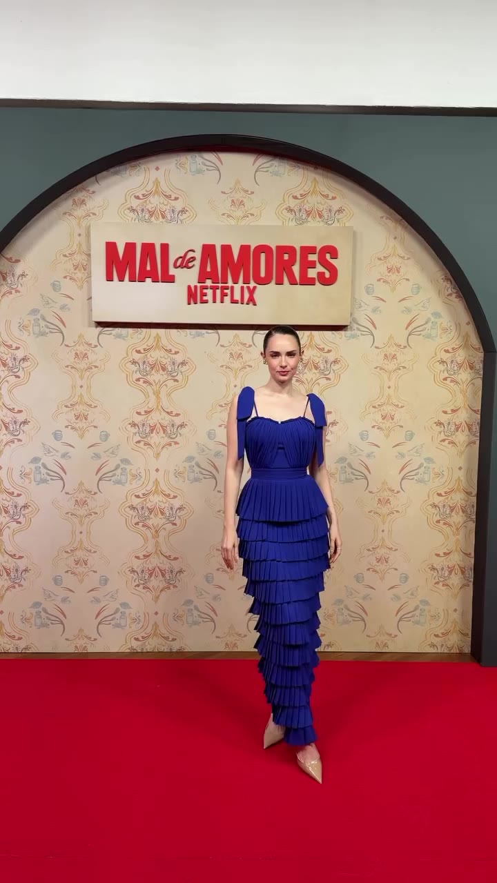@paulinaburrola en CARLOS PINEDA para la premier de “Mal de amores” @netflix…