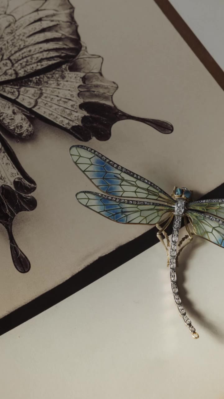 By the late 19th century, jewelry favored nature on its best behavior: roses…