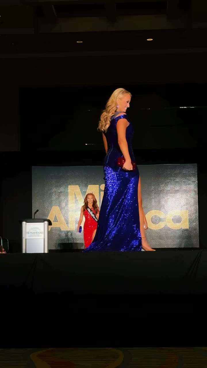 walking for @american_heart in @portiaandscarlett ❤️🇺🇸