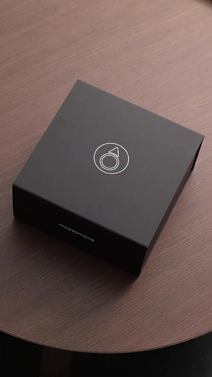 Unboxing the M.A.D.3 Blue 👀 Just a few days left to enter the raffle before…