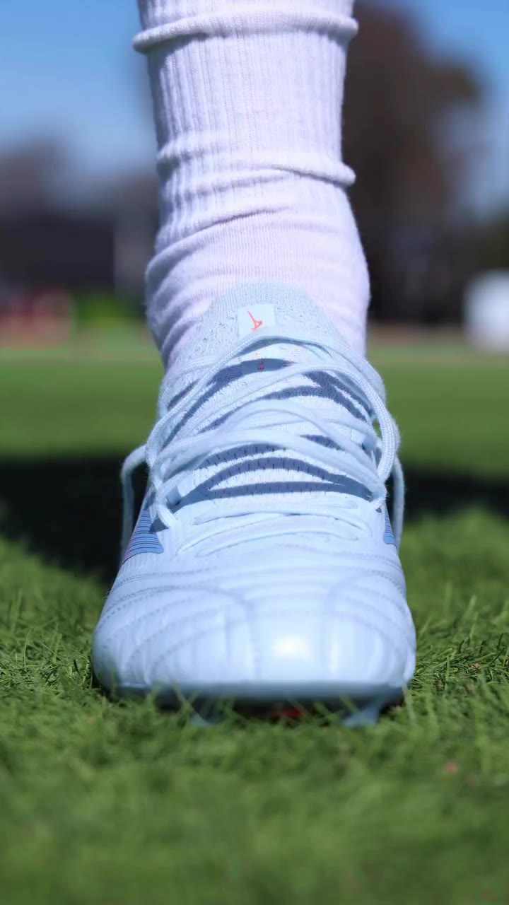 Lacing Up: Mizuno Morelia Neo V Beta Elite FG - Serene Spark Pack 💥 Mizuno’s…