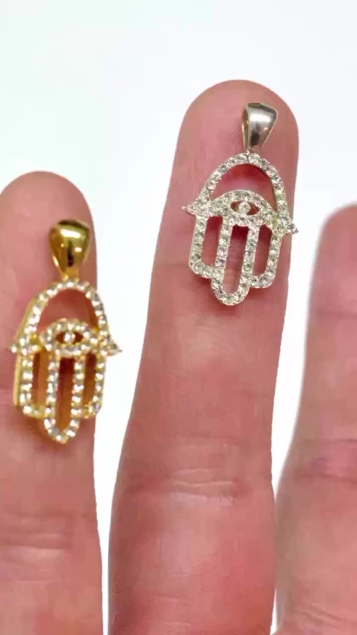 How to Wear ? Hamsa Top × Slide Ball Necklace その日の気分やスタイルに合わせて、 自由にレイヤード。…