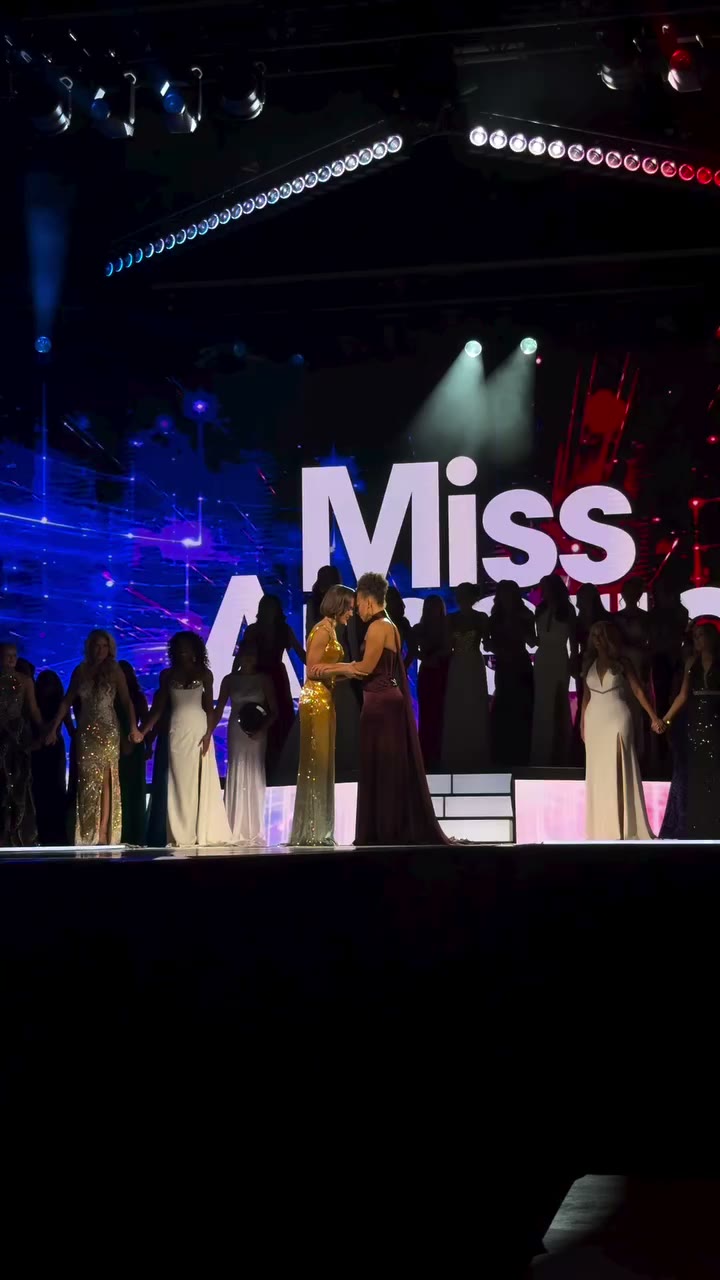 There she is! @missamerica is @reganhutsell! America — get ready to fall in…