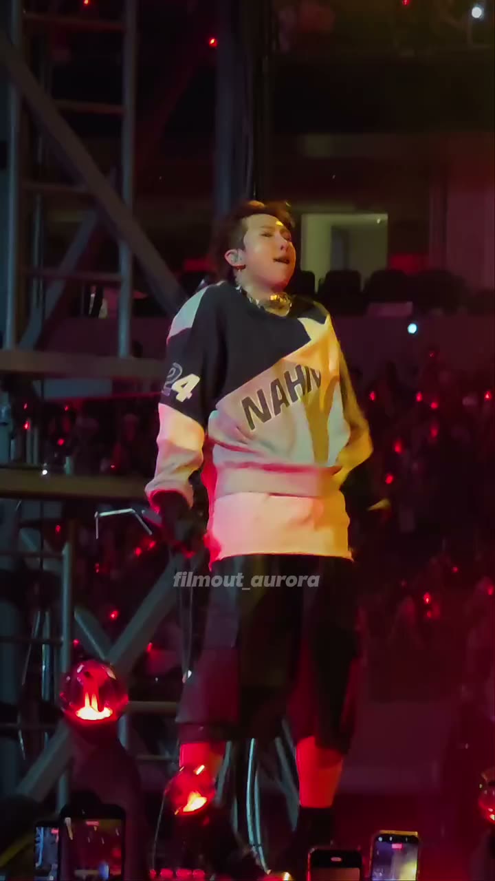 namjoon: 100% stage presence 100% beauty 100% THAT MF SMILE 1000000% @rkive…