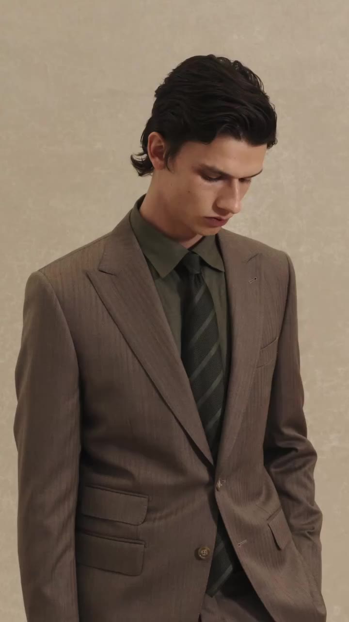 Tailoring comes into focus. A collection grounded in restraint, confidence and…
