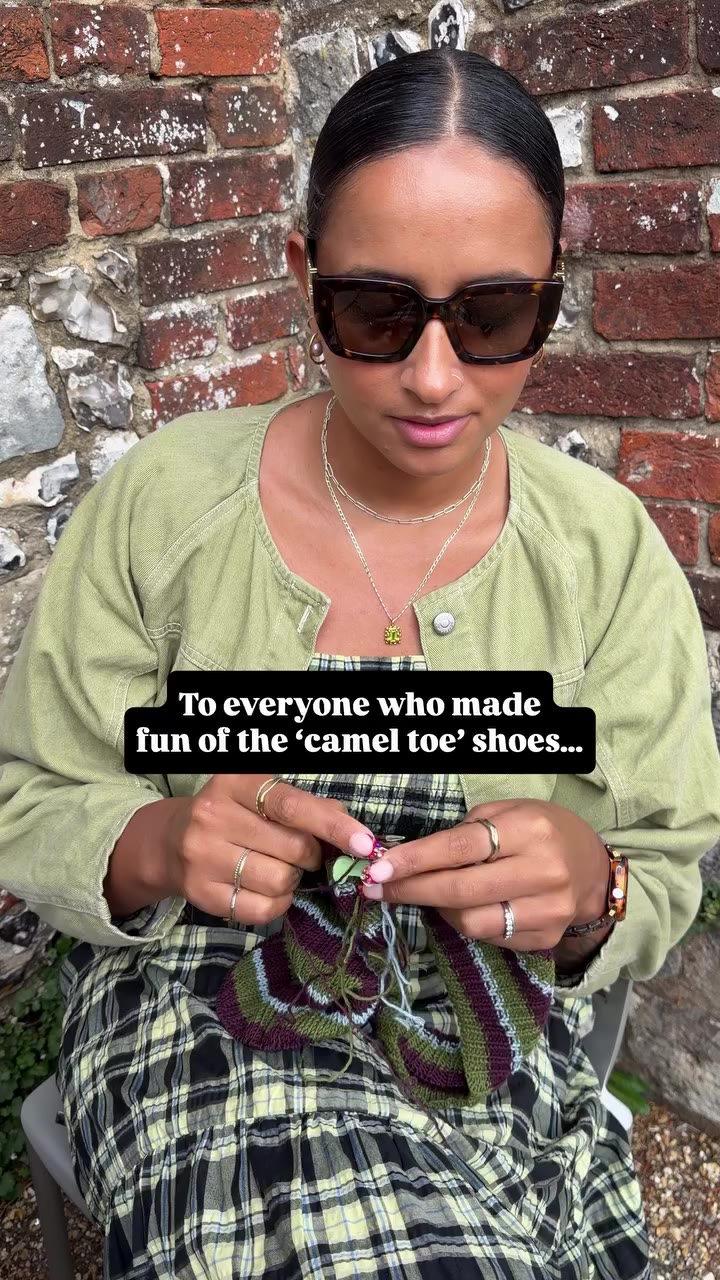 Camel toe shoes 🤝 Perfect knitting and crochet tension I know these Nike Air…