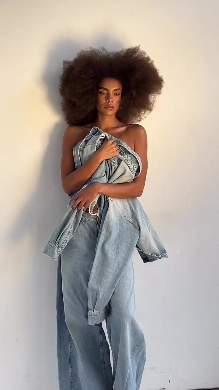 a little bts of my shoot with @kevinalexanderphoto makeup by the amazing…