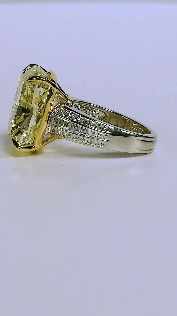 The Kimberley Sunshine Diamond is an extraordinary Fancy Yellow diamond…