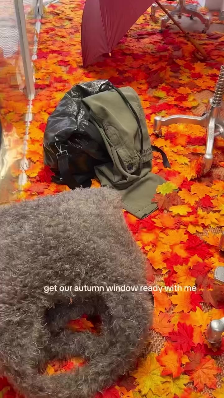 Prepping the autumn window… stay tuned 🍁