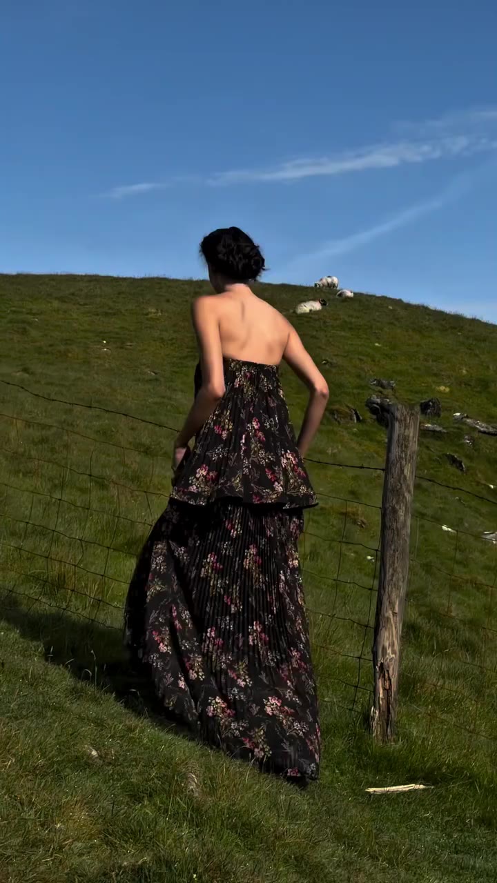 A study in volume and feminine grace.