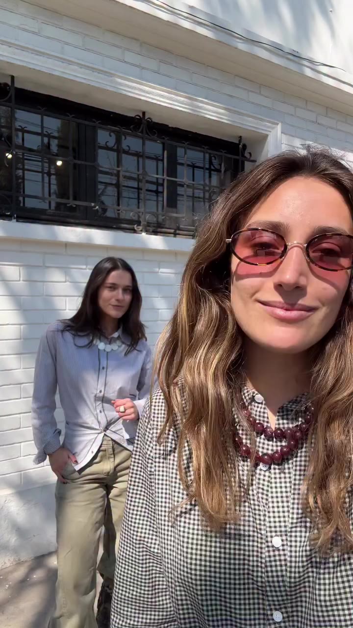 Friends with similar taste in fashion // @luau_brand #blusas #moda #luau
