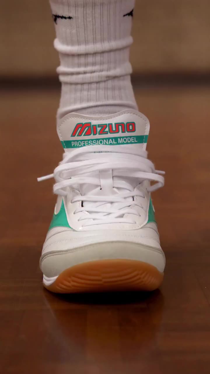 Lacing Up: Mizuno Morelia Sala Elite - Indoor 🥅 ⚽️ Mizuno have translated…