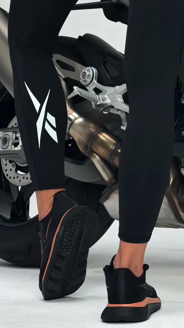 Jakie buty sprawdzą się na treningu?​ 🖤 Takie, w których czujesz się…