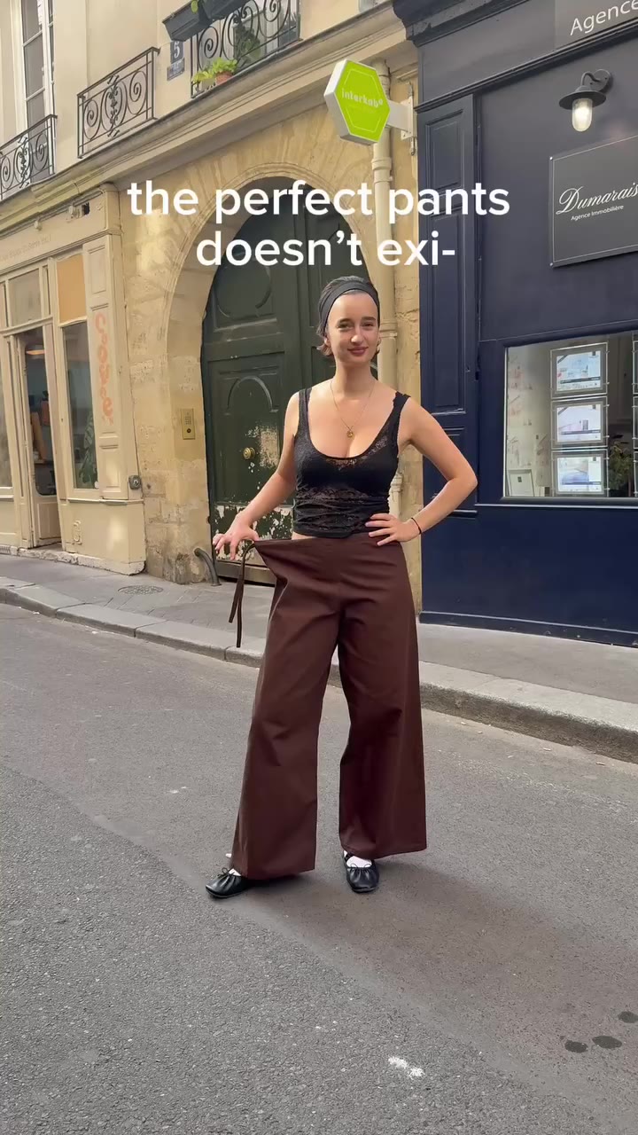 fits everybody (and bodies ;) Come get it at Nouvelle Rive, 8 rue des écouffes…