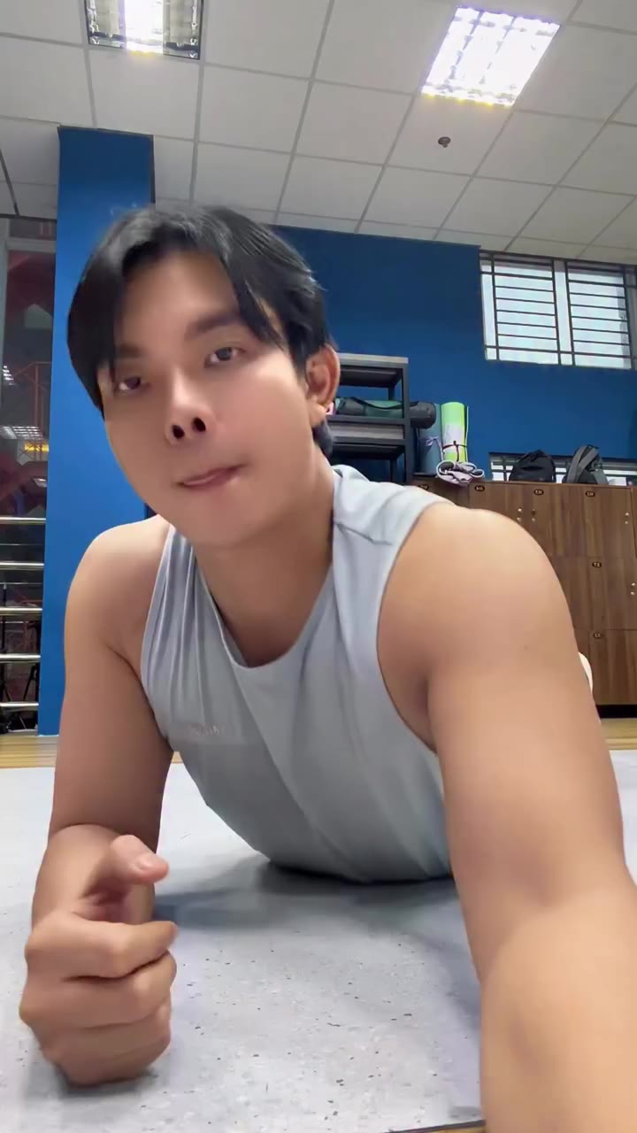 One minute of planking felt like I just lived through an entire lifetime…