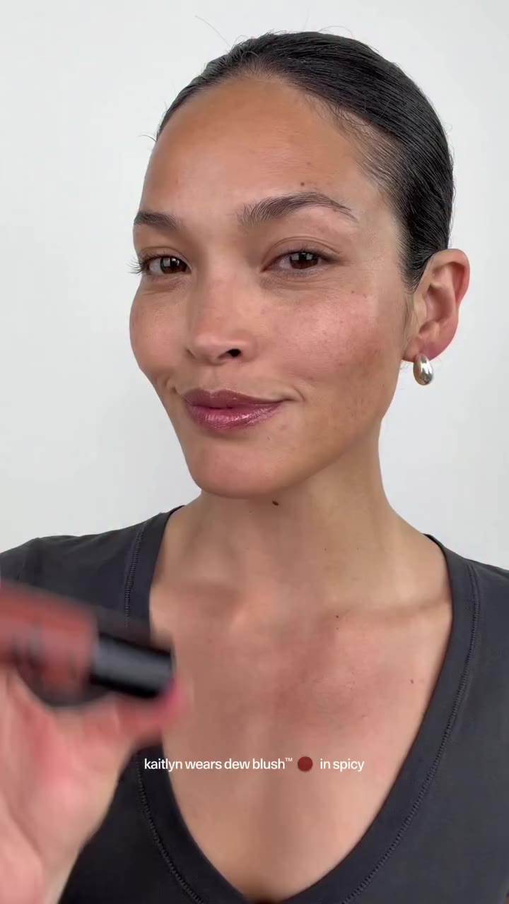 Monochromatic makeup is one of the most sophisticated thing you can do in two…