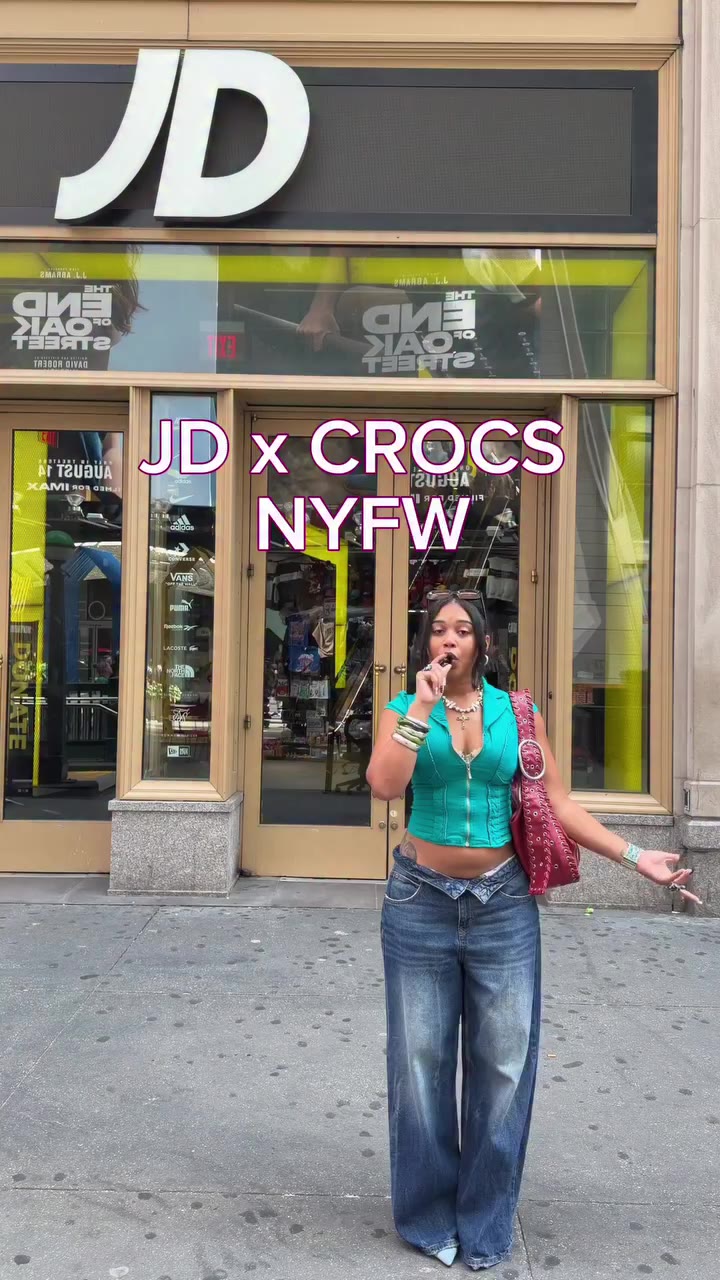 The DIY girl in me has been satisfied!! Thank you @jdsportsus x @crocs for…