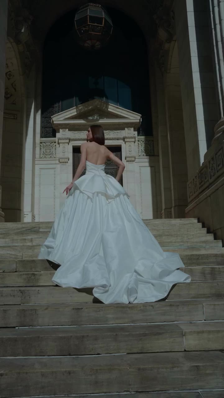 POV: Lucia, Calista & Vivienne turned the steps of New York into their runway…