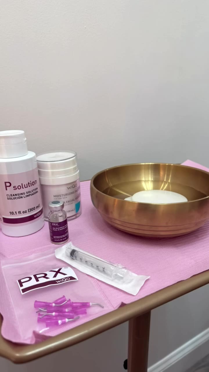 ✨ Glow without the downtime ✨ @prxbywiqo Here I’m performing PRX Derm…