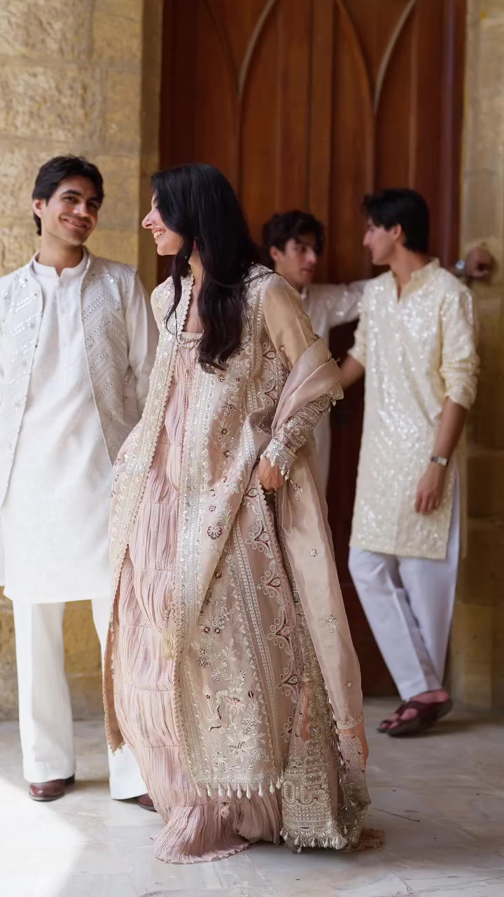 Rang-e-Dastaan A graceful blush-toned ensemble that embodies timeless elegance…