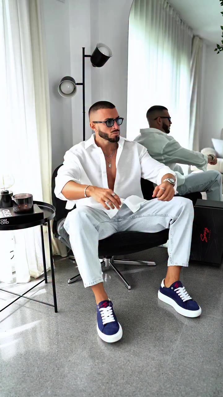 Let the shoes talk. @sexylondon.official #menstyle #sneakers #menswear