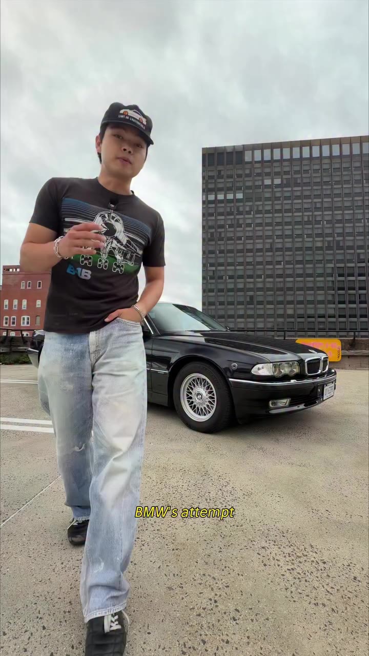 Ten inches is all it takes! This is a 2000 BMW L7, an extended-wheelbase…
