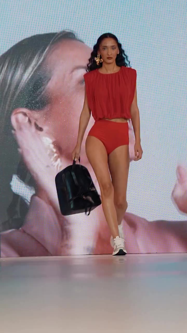 ALL EYES ON THE RUNWAY! ✨ Uma celebração da moda, do desejo e da beleza de…