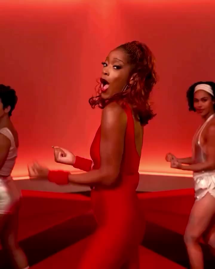 #MICHAELNGO x KEKE PALMER x @VERIZON x @APPLE IPHONE 18 PRO Let get retro…