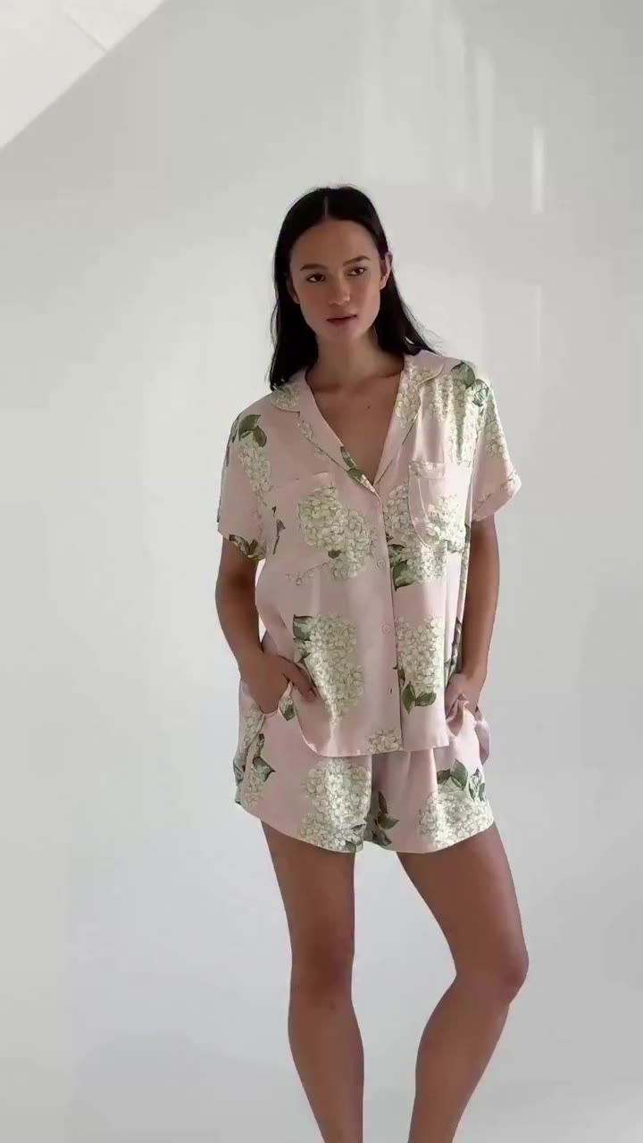 Wear the pretty pyjamas 🌷
