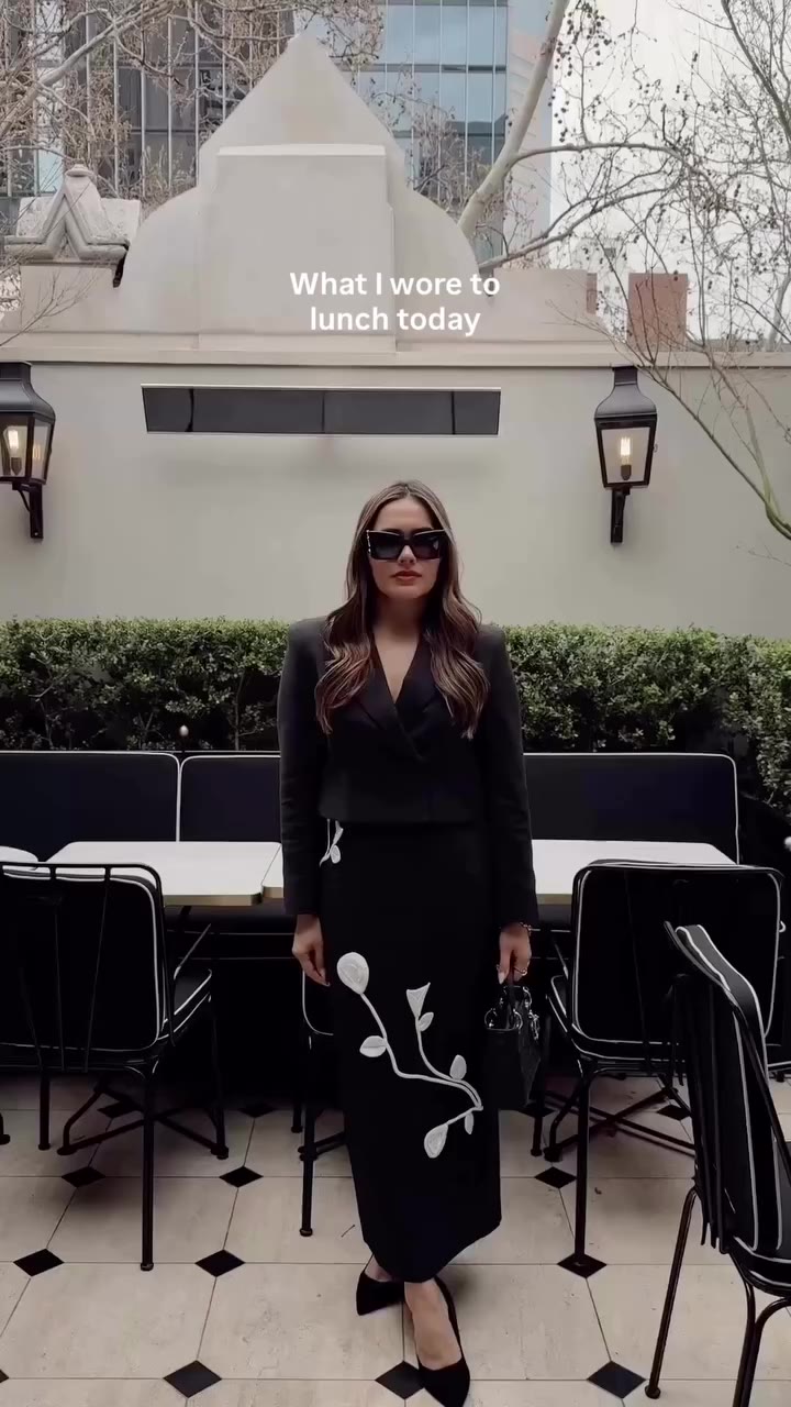 Today’s outfit 🖤 . . . . . . #ootd #minimalfashion #wiw