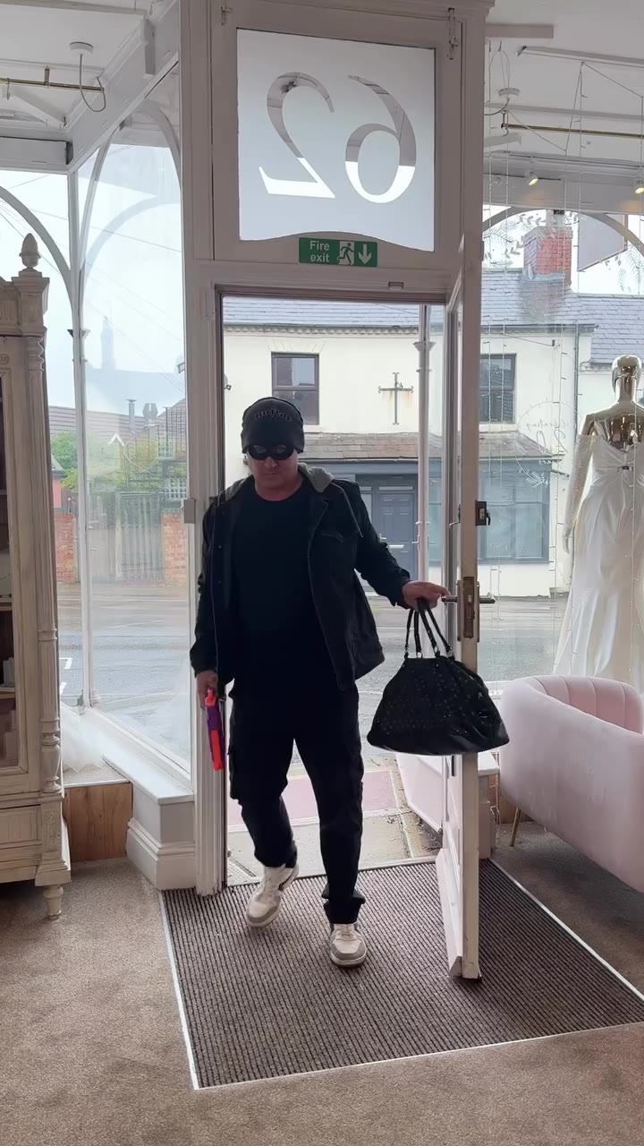 Sometimes, you find your dream dress when you least expect it 😂🤍 Credit has…