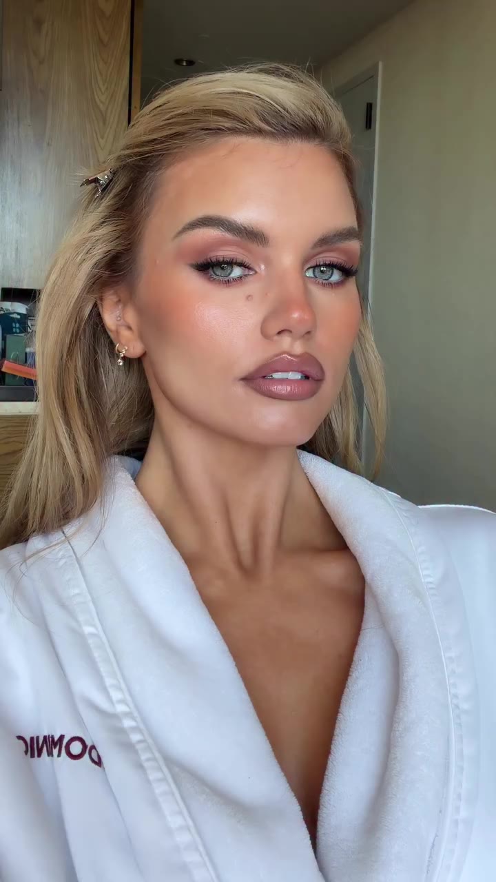 #bts 90s Glam for the gorgeous @Shay.Sullivann in NYC #NYFW ✨⚡️💫🌟🤎 Makeup…