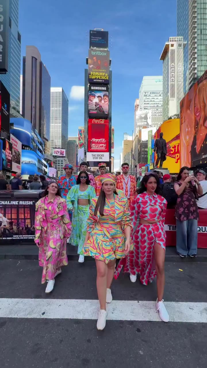 Es HOY! ✨🗽 Vamos camino hacia @fashiondesignersoflatinamerica✨😎 Nos vemos…