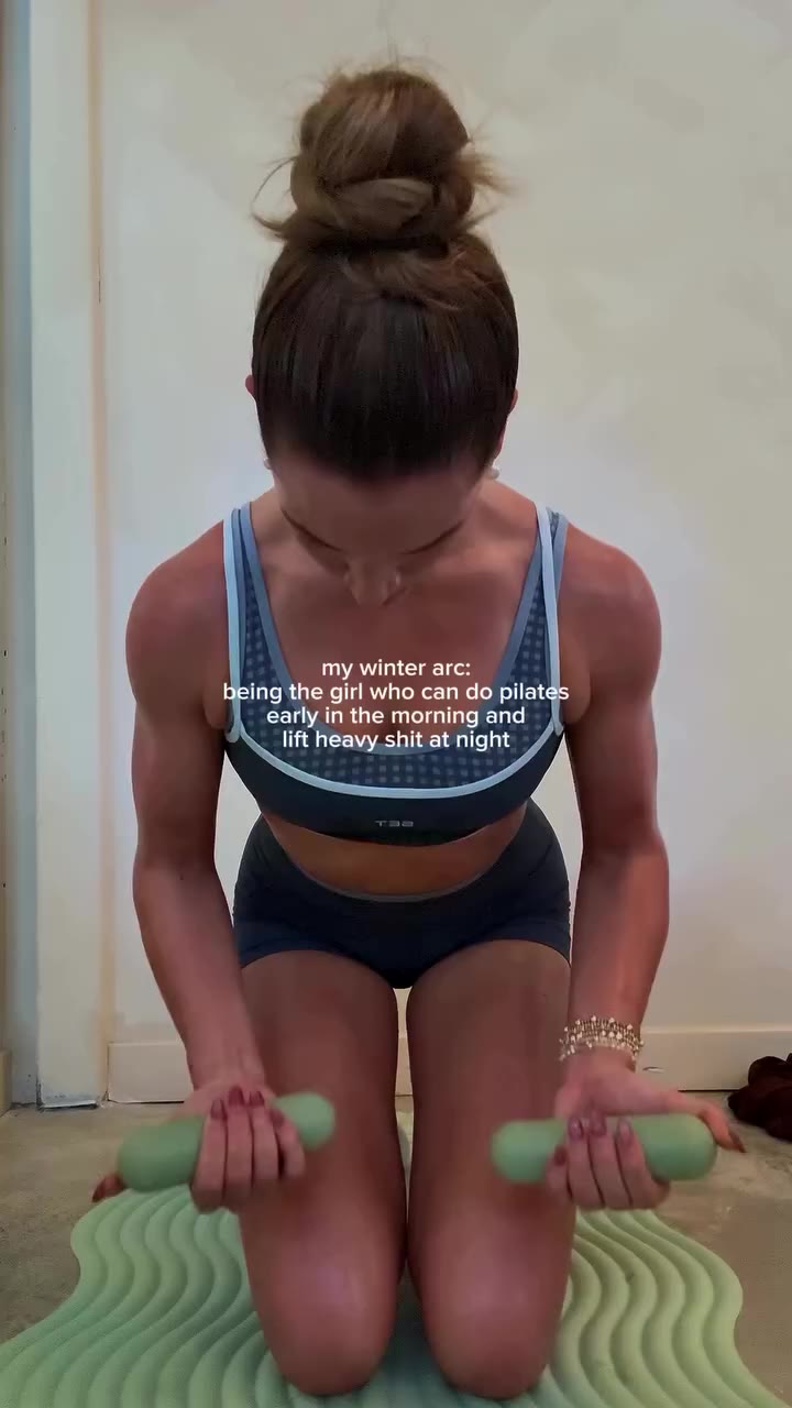 key to becoming the strongest, hottest version of yourself!! taking my 8AM hot…