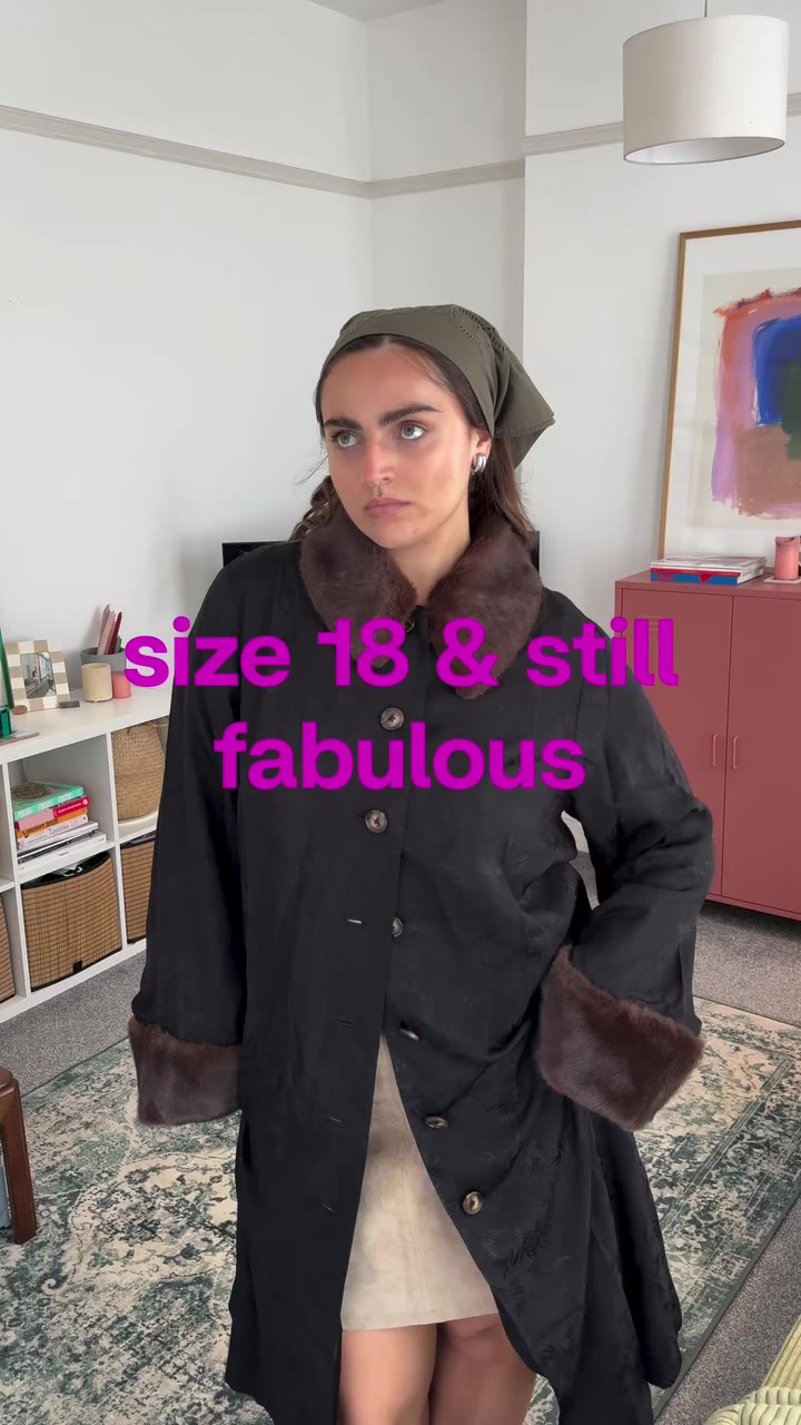 feeling fabulous in my @rixo coat *gifted #MidsizeStyle #MidsizeFashion…