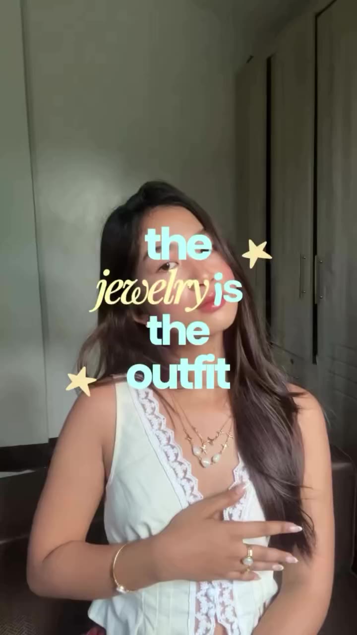 the jewelry is the outfit 😮‍💨 @enroutejewelry_ #summerinspo #enroute…