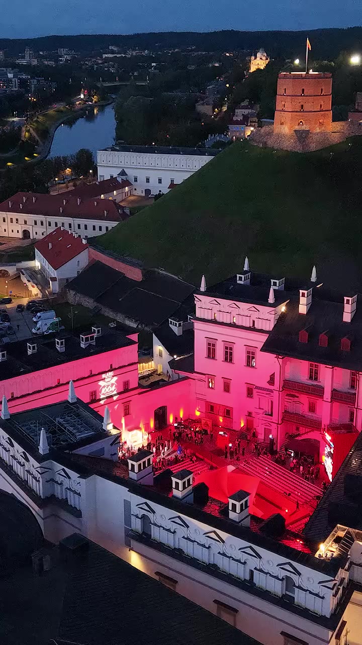 Šviesos. Muzika. Mada. Glamūras. #ELLEIconicNight užbūrė miestą ir Vilnius…